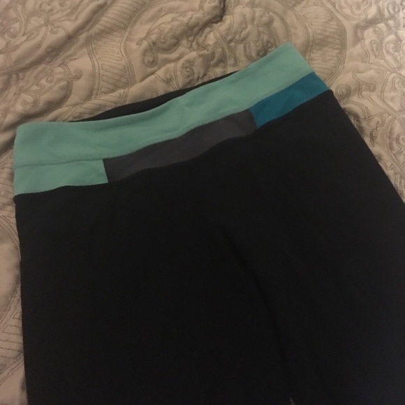 Lululemon nice capris - Picture 5 of 7